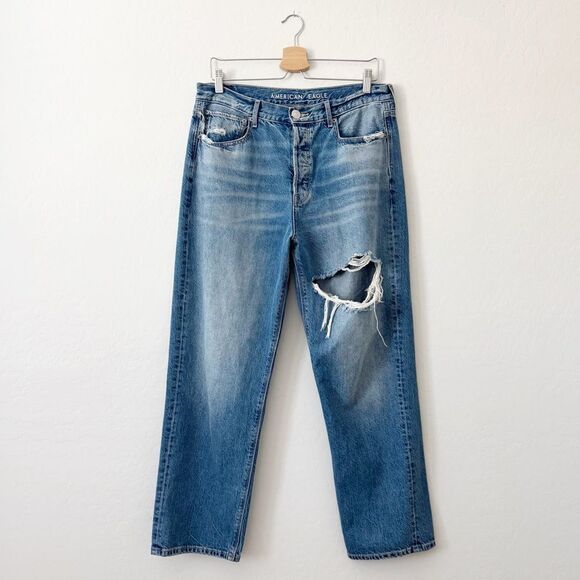 American Eagle 90’s Boyfriend high waisted Distressed Straight Leg Jeans Size 10 - Picture 2 of 13